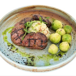 Конски кюфтета с гарнитура (0,300гр)