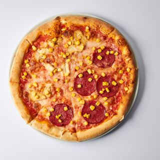 Піца з курячим філе та салямі (470г)