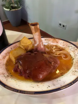 Codillo En Su Jugo (Ración)