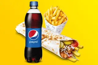 Kebab pui cașcaval + cartofi pai + Băutură la alegere