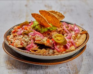 Nachos de cochinita pibil