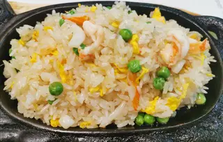 Riso con Frutti di Mare, Uova e Verdure