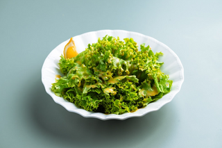 Salată verde cu lămâie