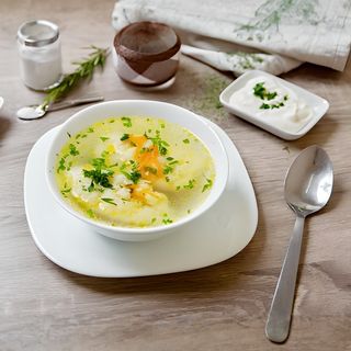 Supă de pui cu găluște