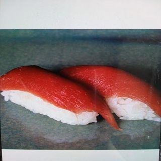 91. sushi atún (2 pzs.)