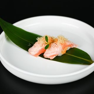 35 Nigiri flambè spicy sake