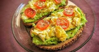 Tostada De Aguacate Y Huevo