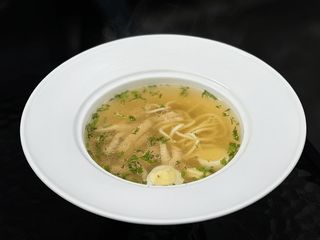 Духмяний курячий бульйон з домашньою пастою (300g)