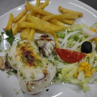 Sipia amb patates / Sepia con patatas 