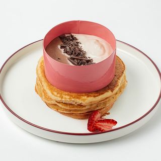 Панкейк с шоколадно- сливочным соусом (150г)