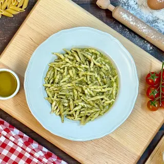 Strigoli al pesto genovese