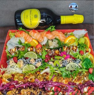 Barca assortita - 70 pezzi e vino bianco 1 l