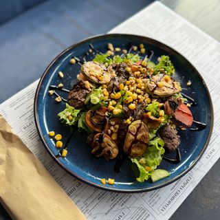 Стейк салат з телятиною і овочами гриль (250г)