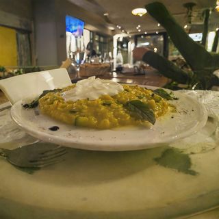 Rižoto sa šafranom, tikvicama, rukolom i buratom Sorrentina 450 gr