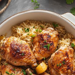 Плов з куркою НОВИНКА! 450 г + салат