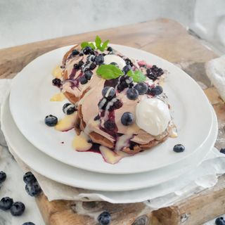 Pancakes Czekoladowe z borówkami