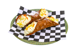 Каноли с домашно приготвен крем от рикота и лимон