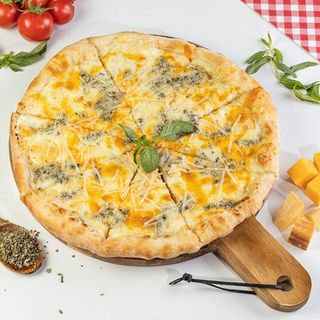Pizza 4 formaggi