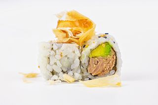 90. Uramaki tuna suk