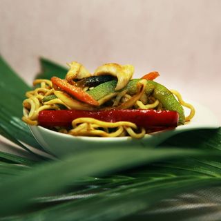 2000-YAKISOBA POLLO VERDURAS/CHICKEN VEGETABLE  D