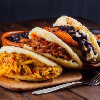 Menú Arepa + Patatas + Bebida