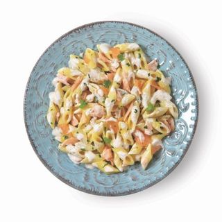 Mezze penne al salmone
