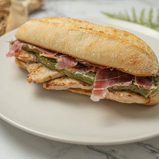 Bocadillo Serranito de cerdo 