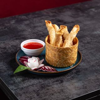 Krewetki owinięte w chrupiące ciasto won ton 5szt.