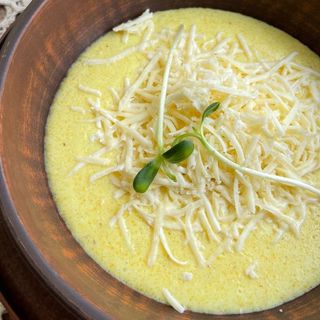 Банош з бринзою