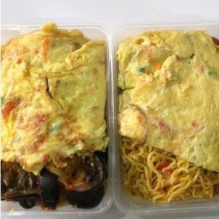 Stir fry Noodles with snail