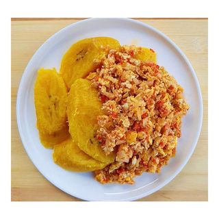 BOILED PLANTAIN AND EGG SAUCE