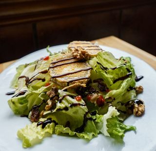 Ensalada de cabra