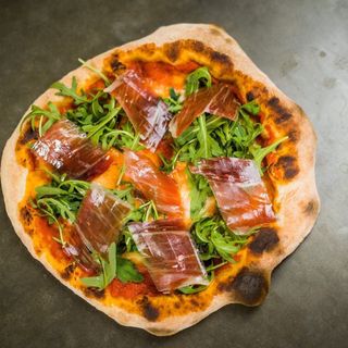 Pizza de jamón del país