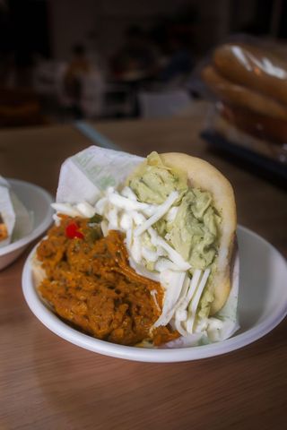 Arepa Reina Pelúa