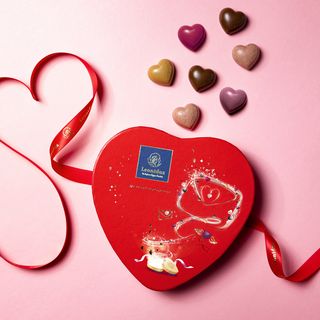 Box Coração com 12 bombons em formato de coração