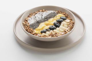 Боул клубничный айс