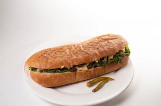 Донер в батоне с курицей