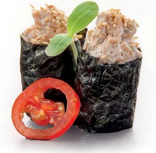 82 Gunkun miura avvolto da alga