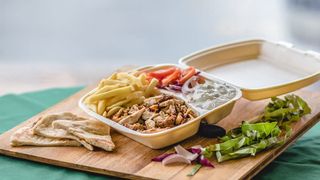 Giros porcija sa pilećim mesom