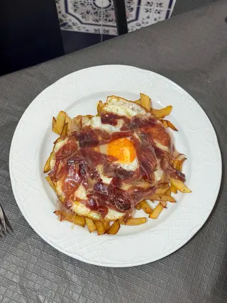 Papas Con Huevo Y Jamón