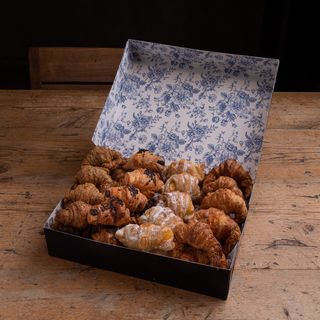 Caja de 32 Mini Croissants Variados