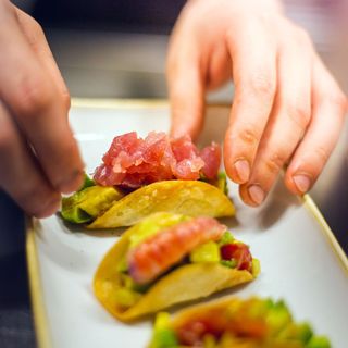 Tris di tacos di pesce con salmone, tonno e gambero rosso - 3 pezzi
