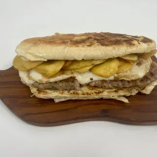Salsiccia, provola e patate