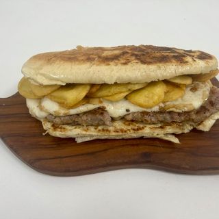 Salsiccia, provola e patate