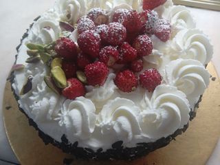 TORTA DI PANNA CON FRAGOLINE DA 1 KG