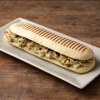 Panini au poulet et frites