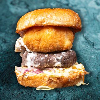 Vulcano burger & pomfrit