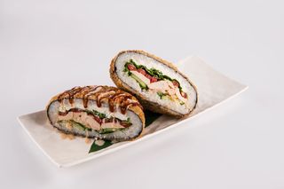 Суши бургер с курицей