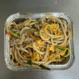 Yaki udon con manzo