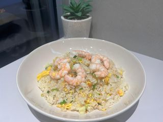 Riso saltato con gamberi